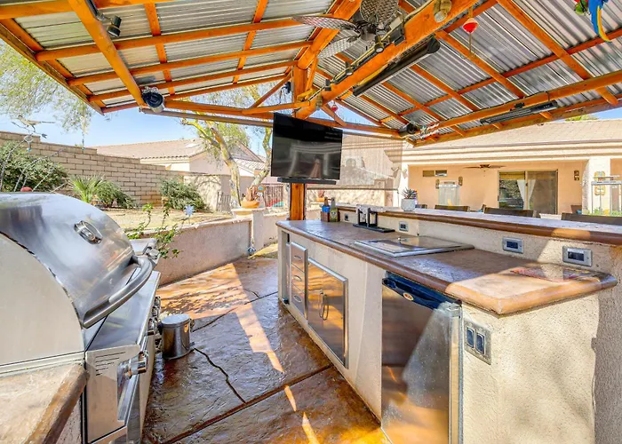 2 Mi To Havasu: Poolside Paradise! Ferienhaus